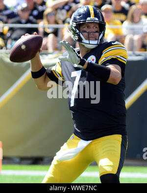Pittsbugh, United States. 15th Sep, 2019. Pittsburgh Steelers quarterback Ben Roethlisberger (7) throws in the first quarter against the Seattle Seahawks at Heinz Field in Pittsburgh on Sunday, Sept 15, 2019. Photo by Archie Carpenter/UPI Credit: UPI/Alamy Live News Stock Photo