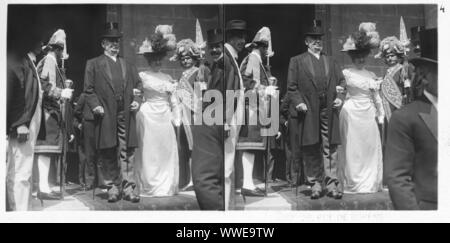 AJAXNETPHOTO. 1890-1910 (APPROX). PARIS, FRANCE. - WEDDING PARTY - 1 OF 7 STEREO ORIGINAL POSITIVE GLASS PLATE PAIRS BY PHOTOGRAPHER VAILLIANT TOZY OF 29 RUE DE SURENE, PARIS. A RECORD FOR THE PHOTOGRAPHER AND THIS SUBJECT IS CONTAINED IN THE OWHSRL PHOTOGRAPHERS OF THE WORLD (NON USA) PUBL. 1994, UPDATED 2003.KEYWORD SEARCH; TOZY.   PHOTOGRAPHER:TOZY © DIGITAL IMAGE COPYRIGHT AJAX VINTAGE PICTURE LIBRARY SOURCE: AJAX VINTAGE PICTURE LIBRARY COLLECTION REF:STEREO 1900 05