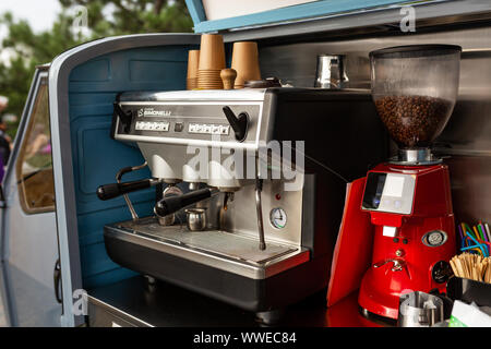 Things I Found on the Internet: A Coffee Maker for a Car