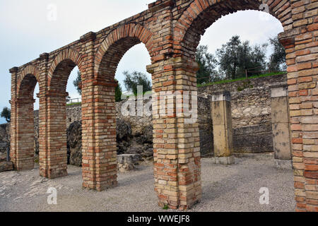 Grotte di Catullo (Caves of Catullus), Roman villa ruin, Sirmione, Lombardy, Lombardia, Italy, Europe Stock Photo