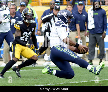 Pittsburgh, PA, USA. 15th Sep, 2019. Russell Wilson #3 during the  Pittsburgh Steelers vs Seattle Seahawks at Heinz Field in Pittsburgh, PA.  Jason Pohuski/CSM/Alamy Live News Stock Photo - Alamy