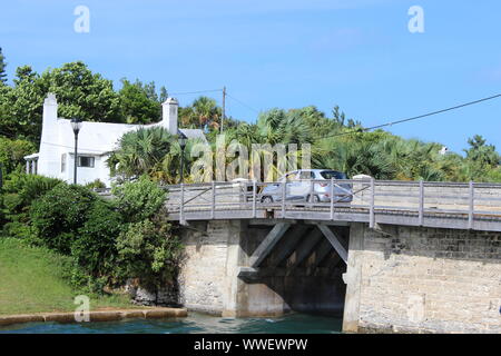 Somerset Bridge, Bermuda, reputedly the smallest working drawbridge in the world Stock Photo