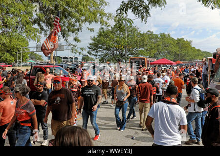 Browns fans muni lot hi-res stock photography and images - Alamy