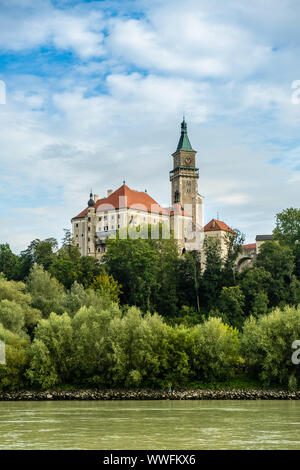 Wallsee Castle in Wallsee-Sindelburg on the bank of the Danube. Austria Stock Photo