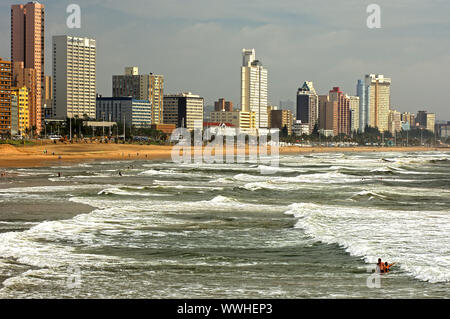 Golden Mile sandy beach at the Indian Ocean and city silhouette of Durban Stock Photo