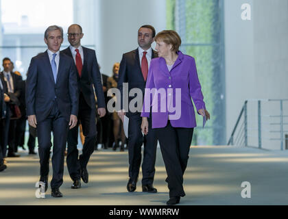 Chancellor Merkel welcomes the Prime Minister of Georgia, Garibaschwili, of Moldova, Leanca, and of Ukraine, Yatsenyuk Stock Photo