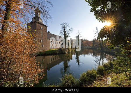 Tueschenbroich castle in autumn, Wegberg, Lower Rhine, North Rhine-Westphalia, Germany, Europe Stock Photo