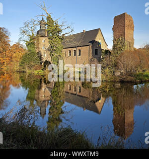 Tueschenbroich castle in autumn, Wegberg, Lower Rhine, North Rhine-Westphalia, Germany, Europe Stock Photo