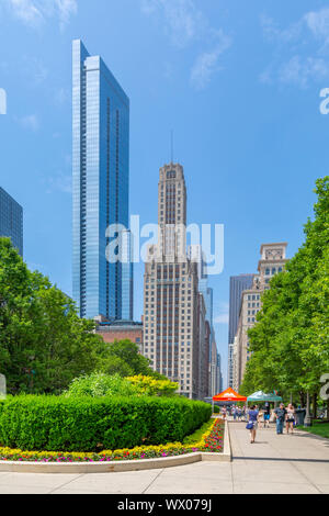 View of skyscrapers from Millennium Park, Downtown Chicago, Illinois, United States of America, North America Stock Photo