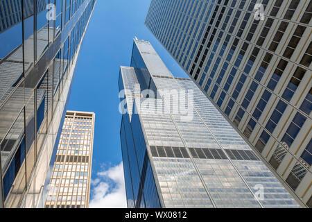 View of Willis Tower from street below, Chicago, Illinois, United States of America, North America