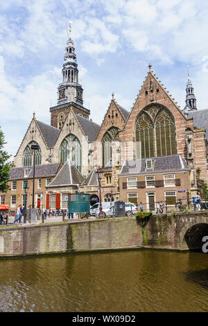 Oude Kerk (Old Church), the oldest building in the city dates from 1306, Amsterdam, North Holland, The Netherlands, Europe Stock Photo