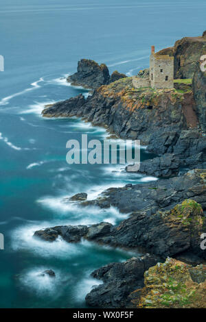 Clifftop engine house from an abandoned tin mine on the Cornish cliffs, Botallack, Cornwall, England, United Kingdom, Europe Stock Photo