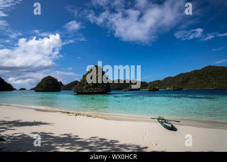 Karst Limestone Formations In Wayag Island, Raja Ampat, West Papua ...