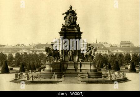 The Maria Theresia Monument, Vienna, Austria, c1935. Sculpture of Empress Maria Theresia (1717-1780), designed by Caspar von Zumbusch and unveiled in 1888. From &quot;&#xd6;sterreich - Land Und Volk&quot;, (Austria, Land and People). [R. Lechner (Wilhelm M&#xfc;ller), Vienna, c1935] Stock Photo