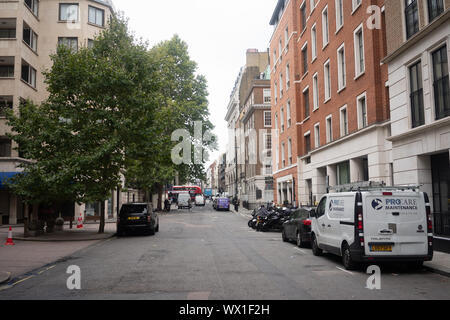 Arlington Street looking north In London, Sept 16, 2019. Photograph by Suzanne Plunkett Stock Photo