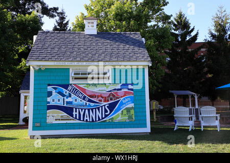 Hyannis Hyarts Artist Shanties with banner Welcome to Hyannis.Hyannis.Cape Cod.Massachusetts.USA Stock Photo