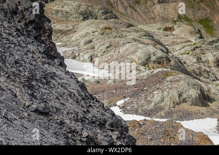 Rocks carved by the now vanished Packwood Glacier, viewed from the Pacific Crest Trail, in the Goat Rocks Wilderness, Gifford Pinchot National Forest, Stock Photo