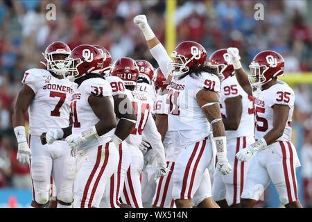 Pasadena, California, USA. 14th Sep, 2019. Oklahoma Sooners players celebrate after an interception by Oklahoma during the game versus the Oklahoma Sooners and the UCLA Bruins at The Rose Bowl. Credit: csm/Alamy Live News Stock Photo