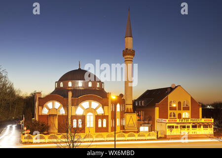 Faith Mosque in the evening, Essen, Ruhr Area, North Rhine-Westphalia, Essen, Germany, Europe