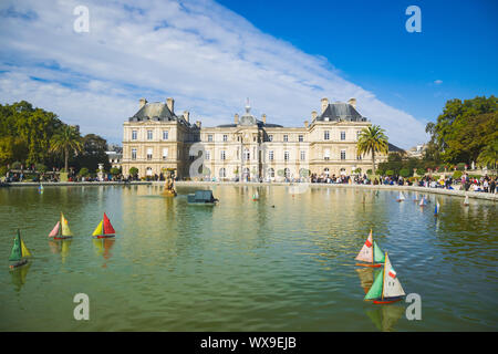 PARIS, FRANCE - 02 OCTOBER 2018: The palace in Luxemburg gardens . Stock Photo