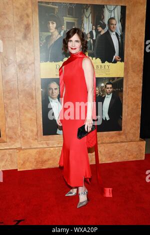 Elizabeth McGovern at arrivals for DOWNTON ABBEY: THE GRAND FINALE
