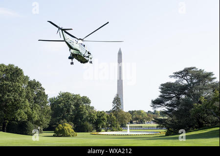 Washington, DC, USA. 16th Sep, 2019. September 16, 2019 - Washington, DC, United States: President Donald Trump leaving on the Marine One helicopter to start his journey to attend a ''Keep America Great Rally'' in Albuquerque, New Mexico. Credit: Michael Brochstein/ZUMA Wire/Alamy Live News Stock Photo