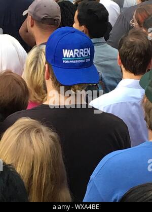 New York, NY, USA. 16th Sep, 2019. US Presidential candidate Senator Elizabeth Warren (D-MA) rally at Washington Square Park in New York, New York on September 16, 2019. Credit: Rainmaker Photo/Media Punch/Alamy Live News Stock Photo