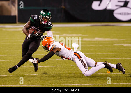 Cleveland Browns cornerback Denzel Ward (21) watches a replay during an NFL  football game against the Arizona Cardinals, Sunday, Oct. 17, 2021, in  Cleveland. (AP Photo/Kirk Irwin Stock Photo - Alamy