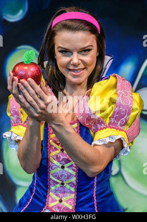 Faye Brookes as Snow White. Birmingham.UK.16 September 2019. The cast of the fairest Panto in the land came together for the first time in costume to officially launch Snow White and the Seven Dwarfs which plays at Birmingham Hippodrome from Saturday 21 December 2019 - Sunday 2 February 2020. Pictured is Faye Brookes as Snow White. Credit: Simon Hadley/ Alamy Live News. Stock Photo