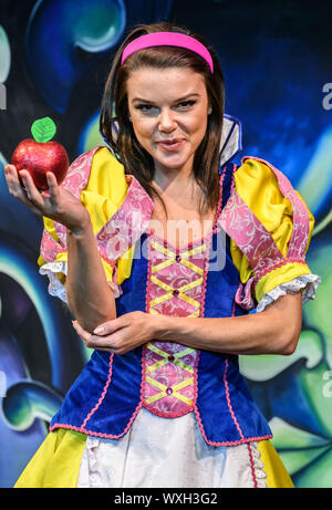 Faye Brookes as Snow White. Birmingham.UK.16 September 2019. The cast of the fairest Panto in the land came together for the first time in costume to officially launch Snow White and the Seven Dwarfs which plays at Birmingham Hippodrome from Saturday 21 December 2019 - Sunday 2 February 2020. Pictured is Faye Brookes as Snow White. Credit: Simon Hadley/ Alamy Live News. Stock Photo