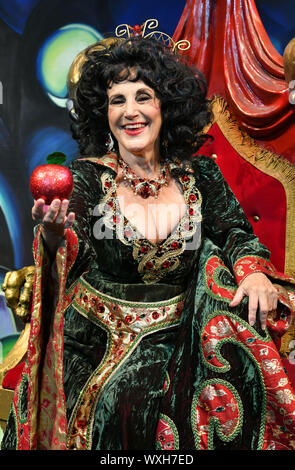 Snow White Panto Press launch. Birmingham.UK.16 September 2019. The cast of the fairest Panto in the land came together for the first time in costume to officially launch Snow White and the Seven Dwarfs which plays at Birmingham Hippodrome from Saturday 21 December 2019 - Sunday 2 February 2020. Pictured is Lesley Joseph as the Wicked Queen. Credit: Simon Hadley/ Alamy Stock Photo