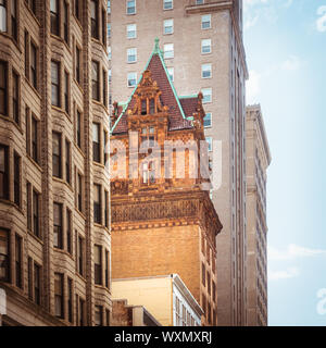 Philadelphia old house in between skyscrapers, in downtown Stock Photo