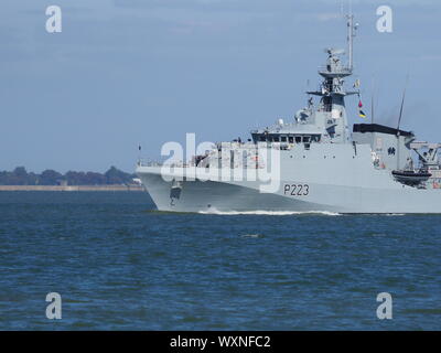 Sheerness, Kent, UK. 17th September, 2019. HMS Medway entering the river Medway at Sheerness, Kent at lunchtime. She is headed to Chatham and will unusually be officially commissioned in the area she is named after during her stay. HMS Medway is a 90-metre offshore patrol vessel and will be involved in counter-terrorism and anti-smuggling operations to help keep Britain safe. Credit: James Bell/Alamy Live News Stock Photo