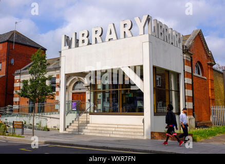 Thornton Heath Croydon South London UK - The Public Library Stock Photo