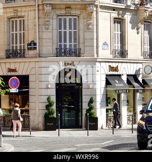 Entry to the boutique Dubail, jewelry designer, specializing in Rolex, in the 8th arrondissement, Paris, France. Stock Photo