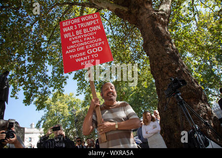 Pro-leave protester outside The Supreme Court as the first day of the hearing to rule on the legality of suspending or proroguing Parliament begins on September 17th 2019 in London, United Kingdom. The ruling will be made by 11 judges in the coming days to determine if the action of Prime Minister Boris Johnson to suspend parliament and his advice to do so given to the Queen was unlawful. Stock Photo