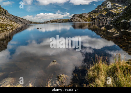 Walk from Llyn Bychan, Roman Steps and Llyn Du to Rhinog Fawr. Stock Photo