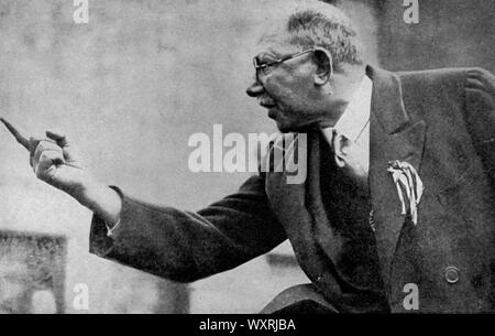 James Henry Thomas (1874-1949), campaigning during the 1935 United Kingdom general election which was held on Thursday 14th November 1935. James Henry Thomas (1874-1949), AKA Jimmy Thomas, British trade unionist and Labour politician. Stock Photo