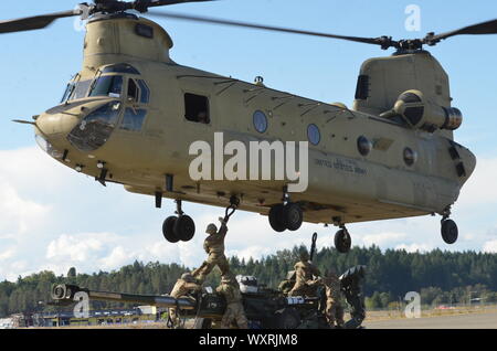 U.S. Army and ADGPI- Indian Army Soldiers are training to become a cohesive team, on Joint Base Lewis-McCord, during exercise Yudh Abhyas 2019.  The joint training is designed to build the two armies joint capacity, and share culture and knowledge to support the Pacific region. (U.S. Army photo by Staff Sgt. Joe Tolliver) Stock Photo