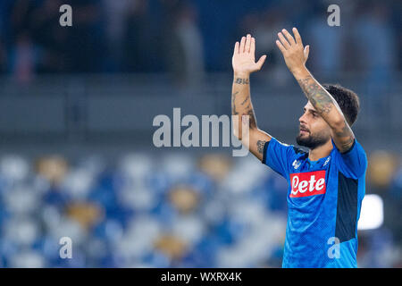 Napoli, Italy. 17th Sep, 2019. Lorenzo Insigne of SSC Napoli greets his supporters during the UEFA Champions League match between Napoli and Liverpool at Stadio San Paolo, Naples, Italy on 17 September 2019. Credit: Giuseppe Maffia/Alamy Live News Stock Photo