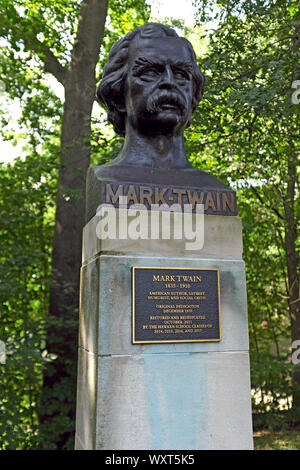 Bust of Samuel Langhorne Clemens, known as Mark Twain, honoring the American author in the Cultural Gardens of Cleveland, Ohio, USA. Stock Photo