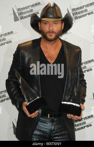 Tim McGraw at the 2005 American Music Awards - Press Room held at the Shrine Auditorium in Los Angeles, CA. The event took place on Tuesday, November 22, 2005.  Photo by: SBM / PictureLux - File Reference # 33864-3456SBMPLX Stock Photo