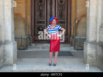 La Voix (Polly Pot et Pan) attends the Beauty & The Beast pantomime press launch at Waddesdon Manor, Aylesbury. Stock Photo