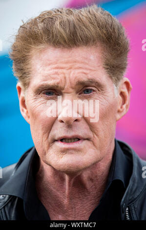 Berlin, Deutschland. 17th Sep, 2019. David Hasselhoff at the Photocall to publish his book 'Up Against The Wall - Mission Wallfall' at the East Side Gallery. Berlin, 17.09.2019 | usage worldwide Credit: dpa/Alamy Live News Stock Photo
