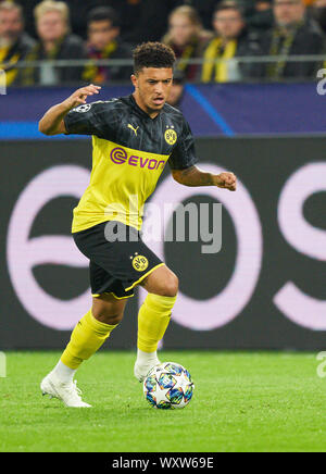 Jadon Sancho of Borussia Dortmund controls the ball during the UEFA ...