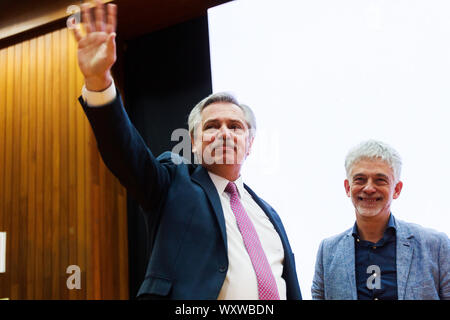 Alberto Fernández  y Matías Lammens presentaron 'Buenos Aires, ciudad del conocimiento' Stock Photo