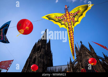 China festival on Roncalli square at the cathedral, dragon as decoration, Cologne, Germany.  Chinafest auf dem Roncalliplatz am Dom, Drache als Dekora Stock Photo