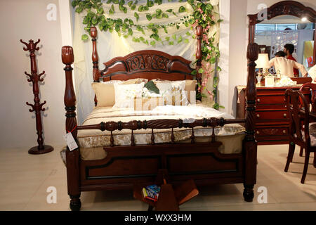 Dhaka Bangladesh September 18 2019 Visitors Go Through A