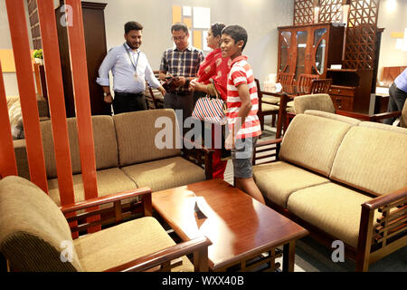 Dhaka Bangladesh September 18 2019 Visitors Go Through A