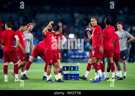 Naples Liverpool Mohamed Salah of Liverpool jokes with his teammates during the UEFA  Champions League match between Napoli and Liverpool at Stadio San Paolo,  Naples, I Stock Photo - Alamy